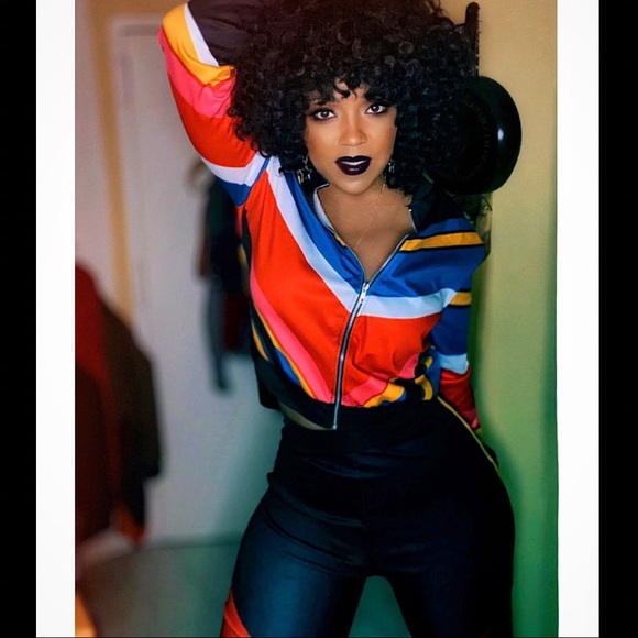 Meet your Posher, Erica - Picture 2 of 3